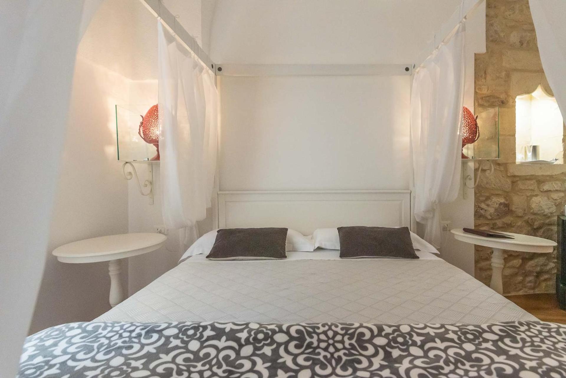 Le Nicchie Luxury Rooms Lecce Eksteriør billede