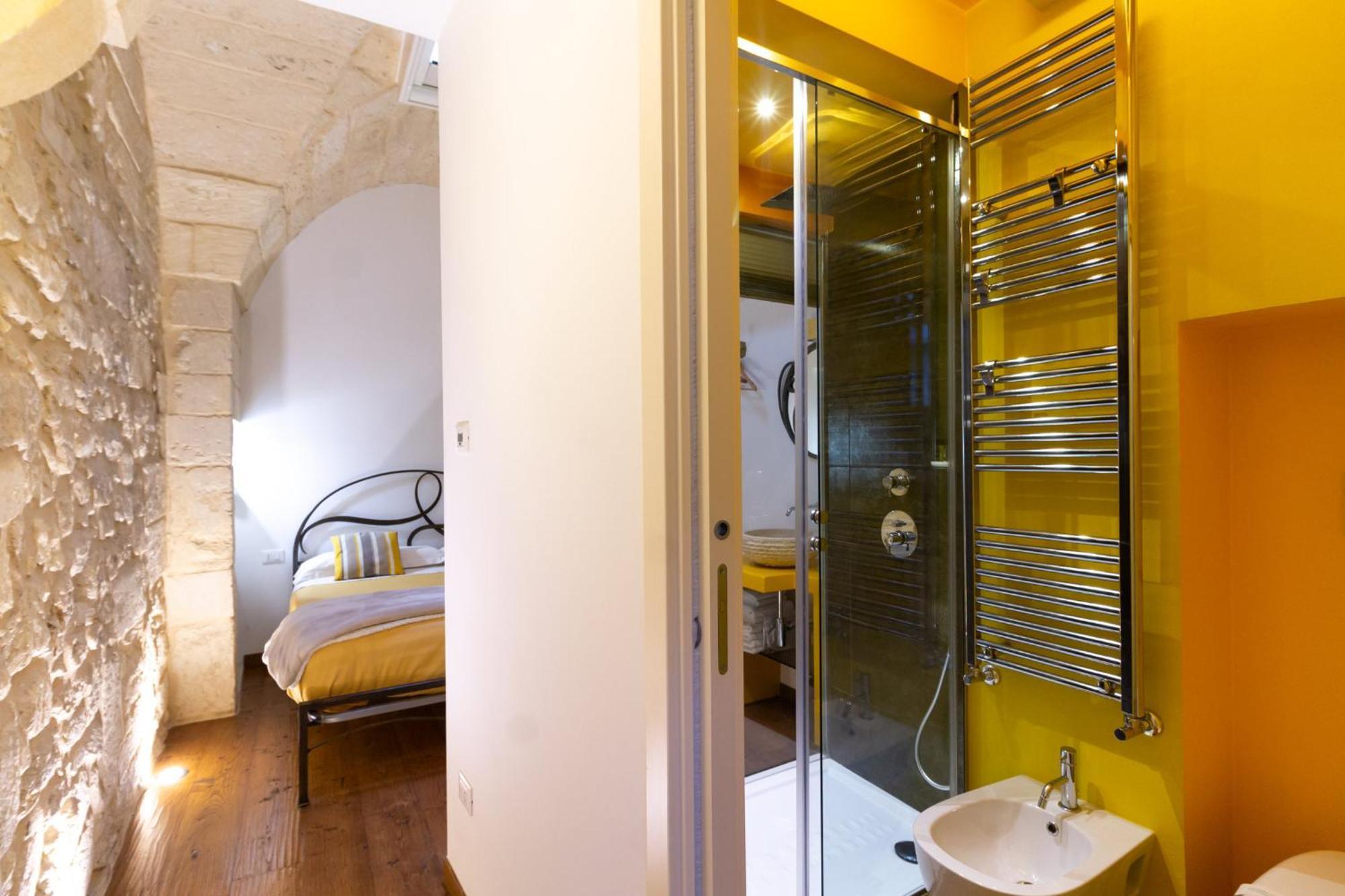 Le Nicchie Luxury Rooms Lecce Værelse billede