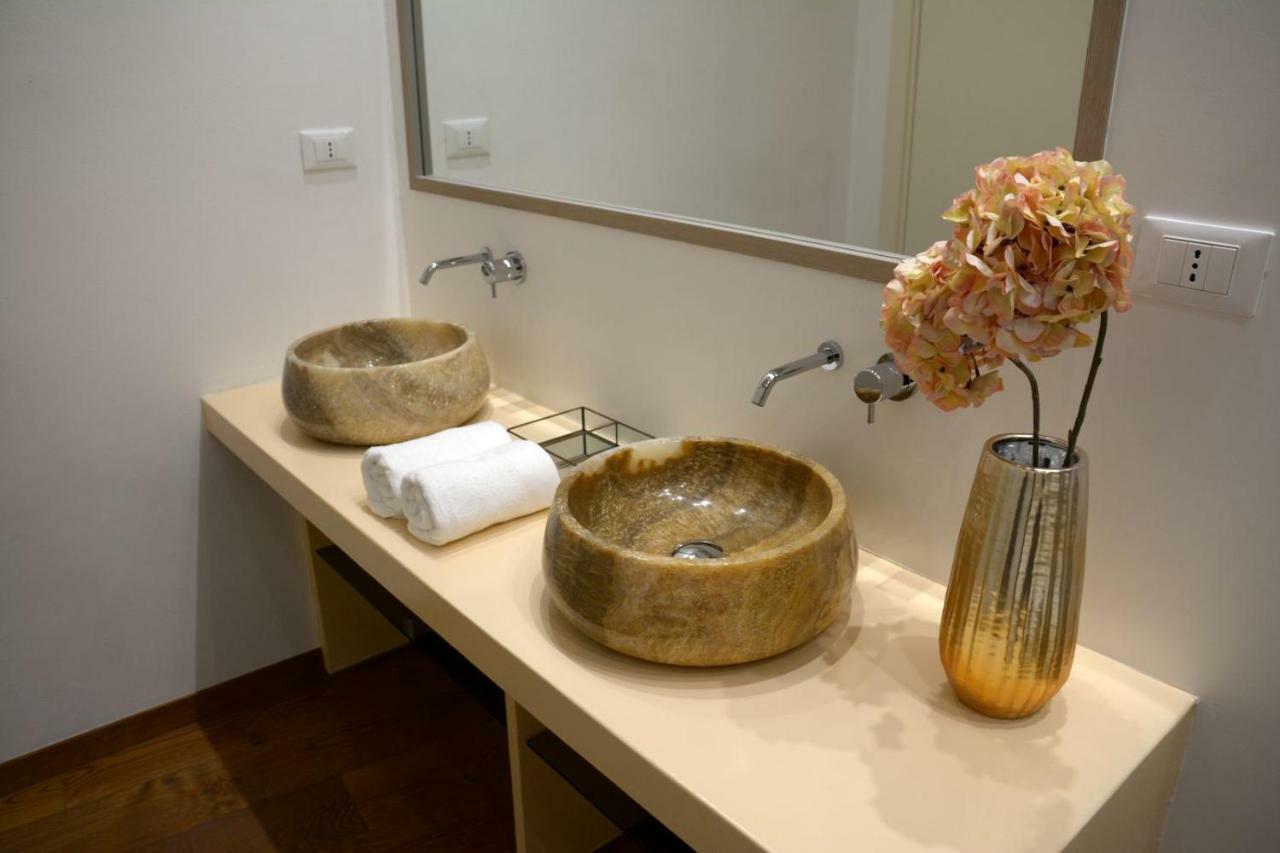 Le Nicchie Luxury Rooms Lecce Eksteriør billede