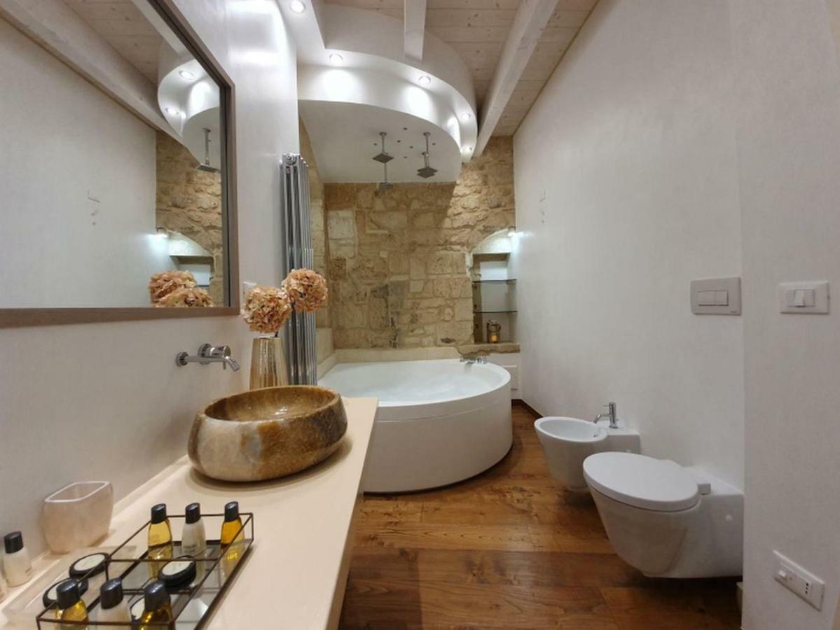 Le Nicchie Luxury Rooms Lecce Eksteriør billede